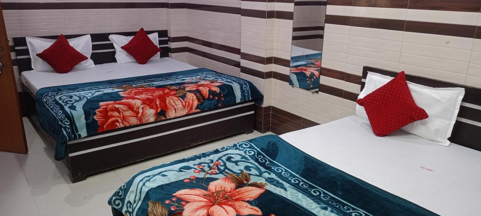 N Gaytri Place Near By Prem Mandir Guest house Vrindavan